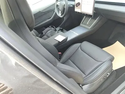 Tesla Model Y L