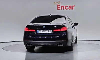 BMW 5-Series 2022, 49708 км, за 25041.29 USD