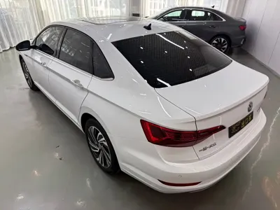 Volkswagen Sagitar 2022, 13000 км, за 13841.05 USD