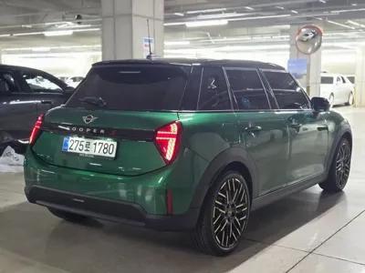 MINI Cooper 2025, 4105 км, за 23419.22 USD