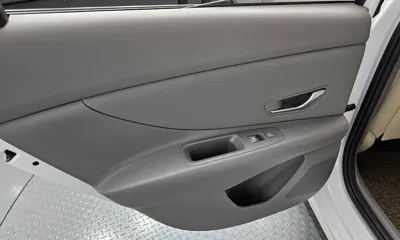 Hyundai Avante 2023, 14415 км, за 15071.4 USD - фото 25