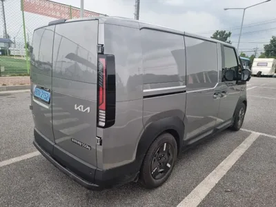 Kia PV5 2026, 3273 км, за 25600.63 USD