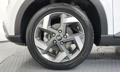 Hyundai Venue 2023, 132441 км, за 8912.32 USD