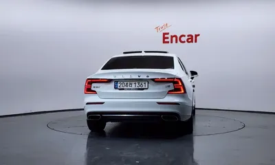 Volvo S60 2021, 62998 км, за 19036.37 USD