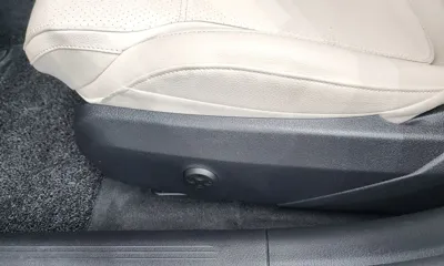 Mercedes-Benz C-Class 2023, 20204 км, за 24052.52 USD - фото 31