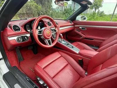 Porsche 718 2021, 60000 км, за 43171.36 USD