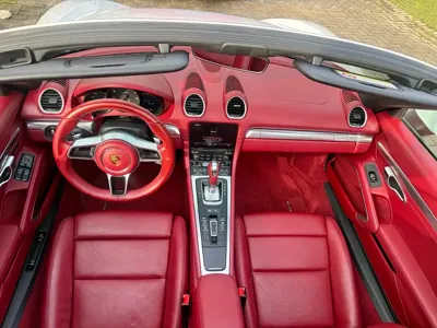 Porsche 718 2021, 60000 км, за 43171.36 USD