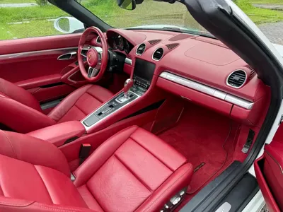 Porsche 718 2021, 60000 км, за 43171.36 USD - фото 8