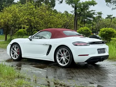 Porsche 718 2021, 60000 км, за 43171.36 USD - фото 12