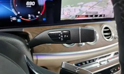 Mercedes-Benz E-Class 2022, 49785 км, за 24767.59 USD - фото 9