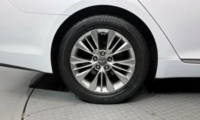 Hyundai Genesis 2014, 145216 км, за 7201.85 USD