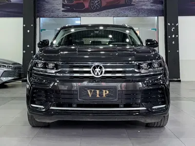 Volkswagen Teramont 2023, 47000 км, за 21335.67 USD