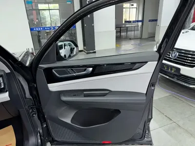 Volkswagen Teramont 2023, 47000 км, за 21335.67 USD - фото 22