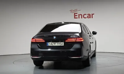 BMW 5-Series 2024, 64649 км, за 29773.12 USD
