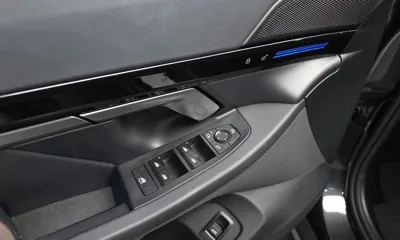 BMW 5-Series 2024, 64649 км, за 29773.12 USD - фото 30