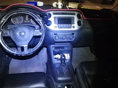 Volkswagen Tiguan 2018, 90500 км, за 7283.56 USD - фото 12