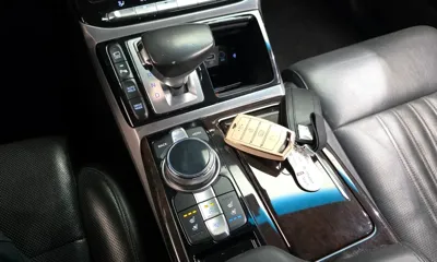 Genesis EQ900