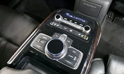Genesis EQ900