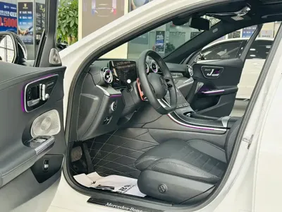 Mercedes-Benz C-Class 2023, 37000 км, за 25158.84 USD