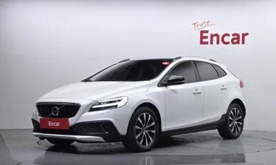 Volvo V40 · 2019 год