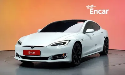 Tesla Model S · 2020 год