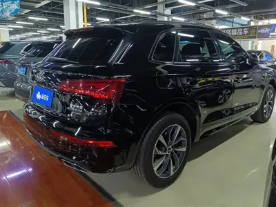Audi Q5L 2024, 16400 км, за 34328.2 USD