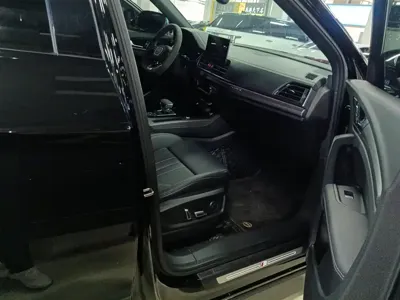 Audi Q5L 2024, 16400 км, за 34328.2 USD - фото 8