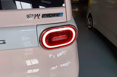 Wuling Hongguang MINIEV 2024, 9900 км, за 7244 USD - фото 14