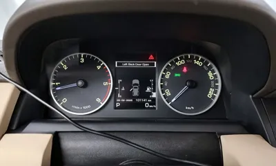 Land Rover Discovery 2016, 101141 км, за 21803.76 USD - фото 8