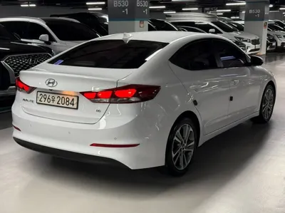 Hyundai Avante 2018, 108262 км, за 4457.14 USD