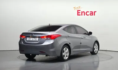Hyundai Avante 2012, 124046 км, за 2715.23 USD