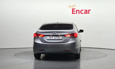 Hyundai Avante 2012, 124046 км, за 2715.23 USD
