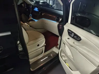 Mercedes-Benz V-Class 2022, 59800 км, за 34854.41 USD - фото 20