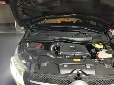Mercedes-Benz V-Class 2022, 59800 км, за 34854.41 USD - фото 21