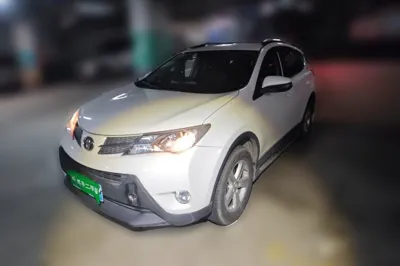 Toyota RAV4 · 2013 год