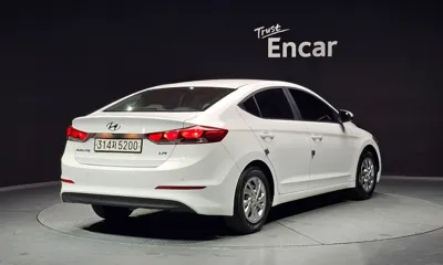 Hyundai Avante 2017, 156705 км, за 3971.38 USD