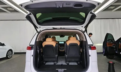 Kia Canival 2023, 52635 км, за 21596.43 USD - фото 20