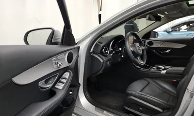 Mercedes-Benz C-Class 2017, 18153 км, за 14614.58 USD - фото 10