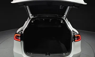 Tesla Model Y 2024, 29661 км, за 26847.81 USD - фото 31