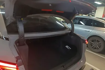 Hongqi EH7 2025, 13100 км, за 21645 USD - фото 22
