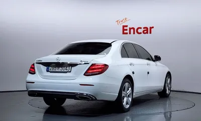 Mercedes-Benz E-Class 2017, 111612 км, за 14136.82 USD