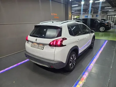 Peugeot 2008 2017, 168411 км, за 3835.4 USD
