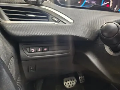 Peugeot 2008 2017, 168411 км, за 3835.4 USD - фото 18