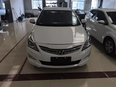 Hyundai Verna 2015, 111300 км, за 2795.71 USD