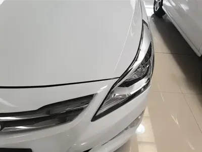 Hyundai Verna 2015, 111300 км, за 2795.71 USD