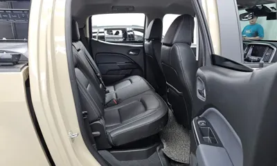 ChevroletGMDaewoo Colorado 2022, 47718 км, за 18511.23 USD - фото 12