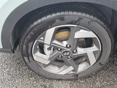 Hyundai Venue 2026, 4650 км, за 14900.88 USD