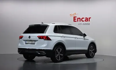 Volkswagen Tiguan 2023, 39019 км, за 28651.42 USD