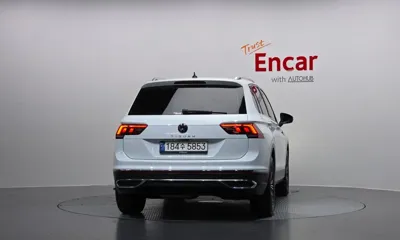 Volkswagen Tiguan 2023, 39019 км, за 28651.42 USD