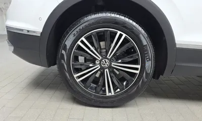 Volkswagen Tiguan 2023, 39019 км, за 28651.42 USD